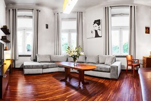 Leilighet, 1 soverom | Oppholdsområde | Flatskjerm-TV