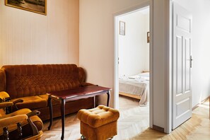 都會公寓, 5 間臥室 | 客廳 | 30 吋平面電視連數碼電視頻道、電視