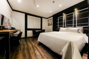 Basic Room (Couple PC Room) | Free WiFi, bed sheets