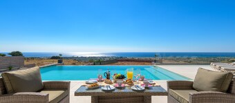 Alav Pool Villa opp til 8