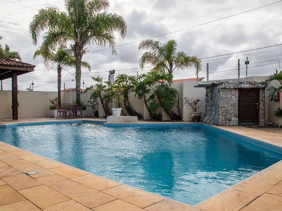 Außenpool, Liegestühle