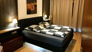 Apartamento, 1 quarto (Nr. 3) | Cofres nos quartos, cortinas blackout, ferros/tábuas de passar roupa