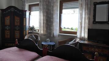 Free cribs/infant beds, free WiFi, bed sheets