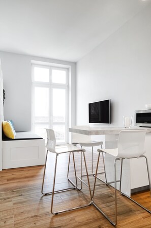 Leilighet, 1 soverom | Oppholdsområde | Flatskjerm-TV