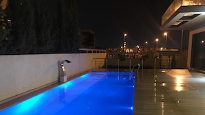 حمّام سباحة خارجي