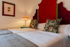 Comfort-Zweibettzimmer | Bügeleisen/Bügelbrett, kostenloses WLAN, Bettwäsche