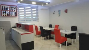 Bar (on property) - Airport View Apartments (Belgrade)