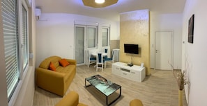 Deluxe Apartment | Living area