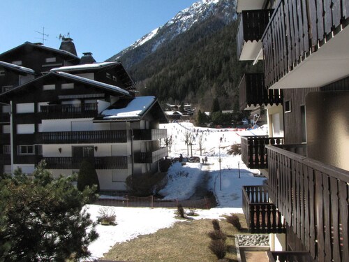 Apartment in Chamonix with Balcony, Pets Allowed & Parking