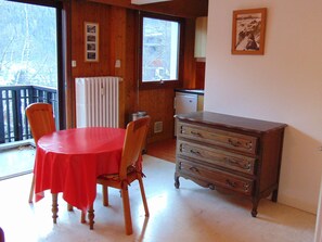 Dining - Bright studio 3 pers, pets allowed, parking (Chamonix-Mont-Blanc)