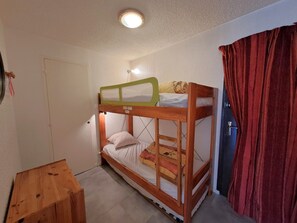 Room - 2-room apartment at the foot of the slopes, pets allowed, Les Deux Alpes (Les Deux Alpes)