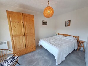 Unclassified image, 5 of 5, button - 2-room apartment at the foot of the slopes, pets allowed, Les Deux Alpes (Les Deux Alpes)