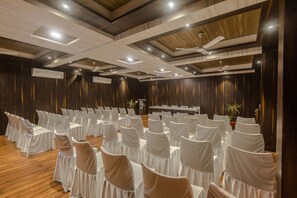 Business centre - Hotel Sai Country Inn (Rahata)