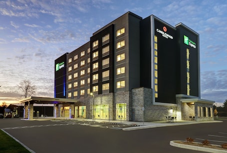 Exterior. Holiday Inn Express Kingston West by IHG