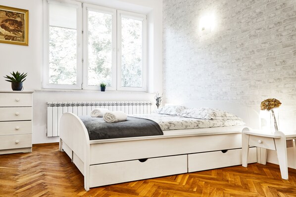 City Apartment, 2 Bedrooms | 2 bedrooms, desk, laptop workspace, iron/ironing board - Wondrous Apartment Warszawska street (Kraków)