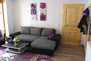 Apartment, 1 Bedroom | Living room - Ferienwohnung Sonneneck (Wernigerode)