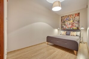 Lägenhet Design - 1 sovrum | 1 sovrum, skrivbord, arbetsyta för laptop och strykjärn/strykbräda