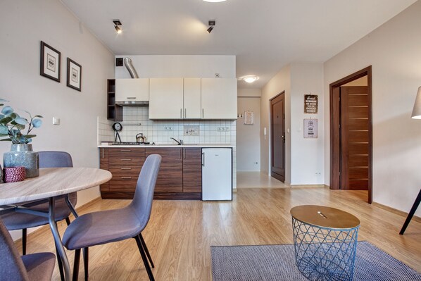 Lägenhet Design - 1 sovrum | Eget kök | Kylskåp, mikrovågsugn, spishäll och espressobryggare