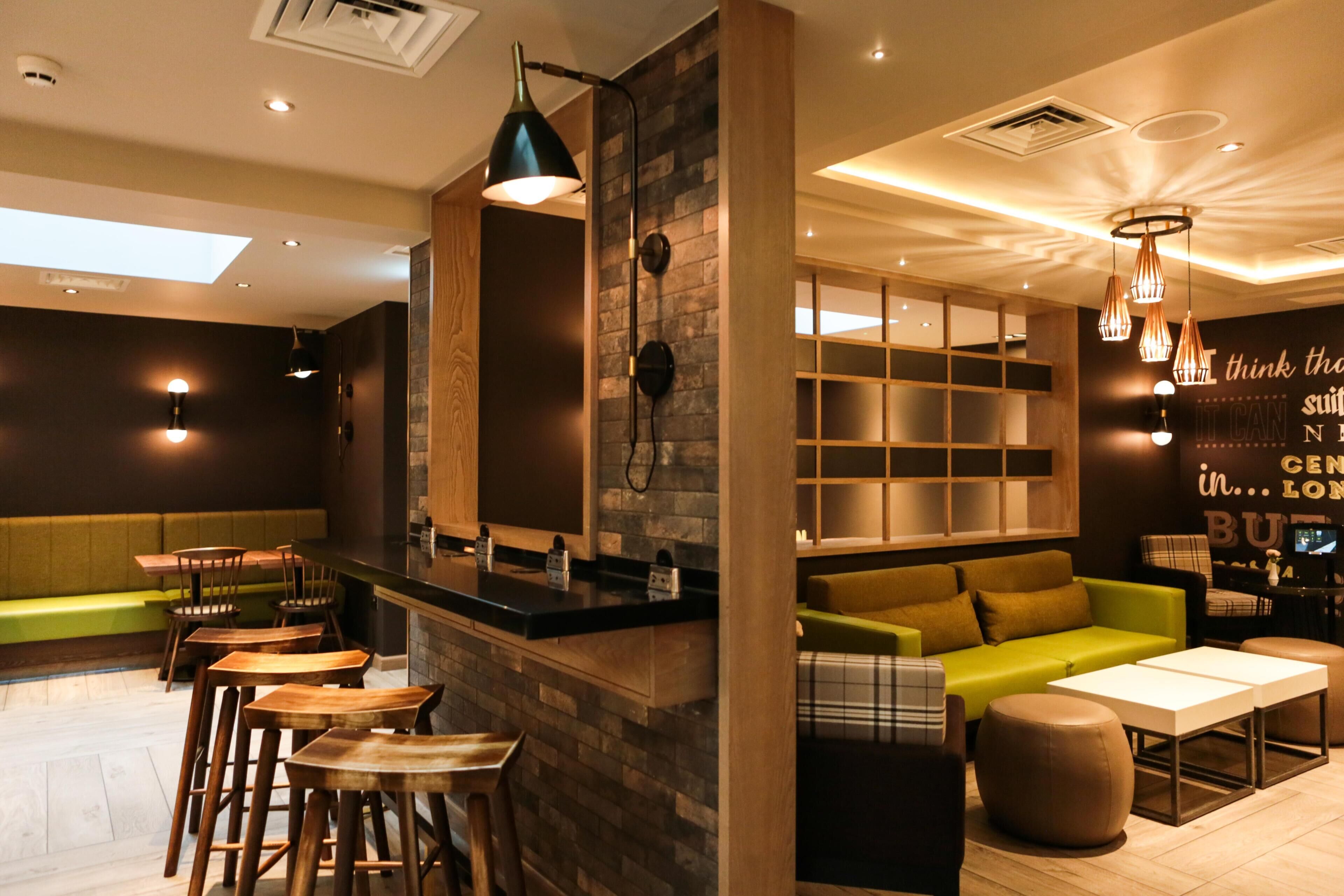 酒吧（店内）