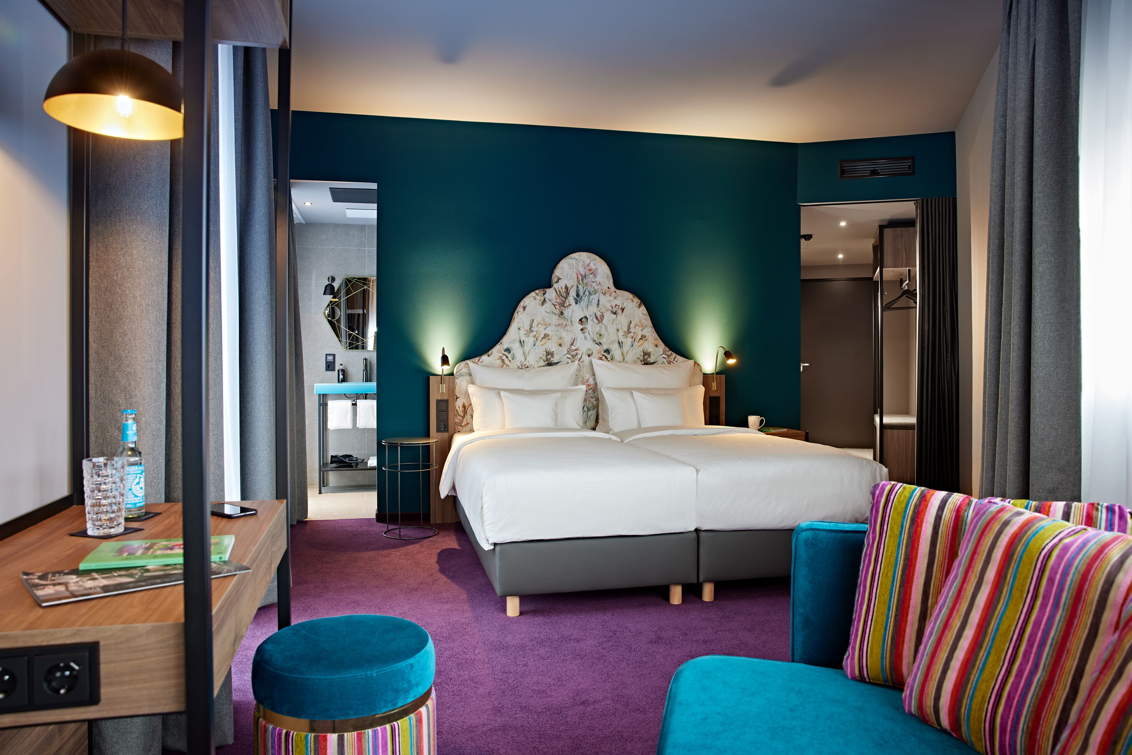 43-inch flat-screen TV with digital channels, TV, Netflix