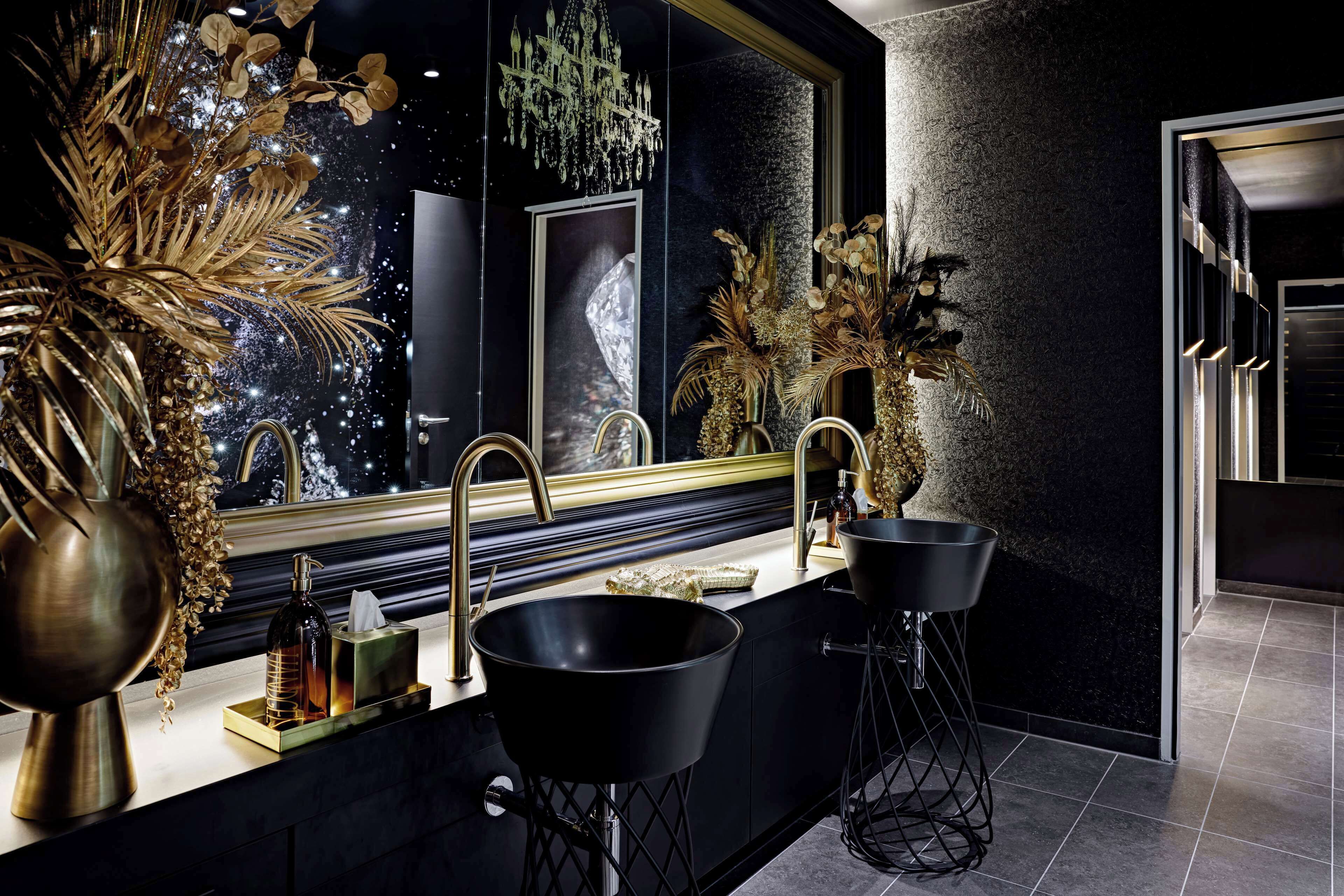 breakfast, lunch, dinner served; italian cuisine