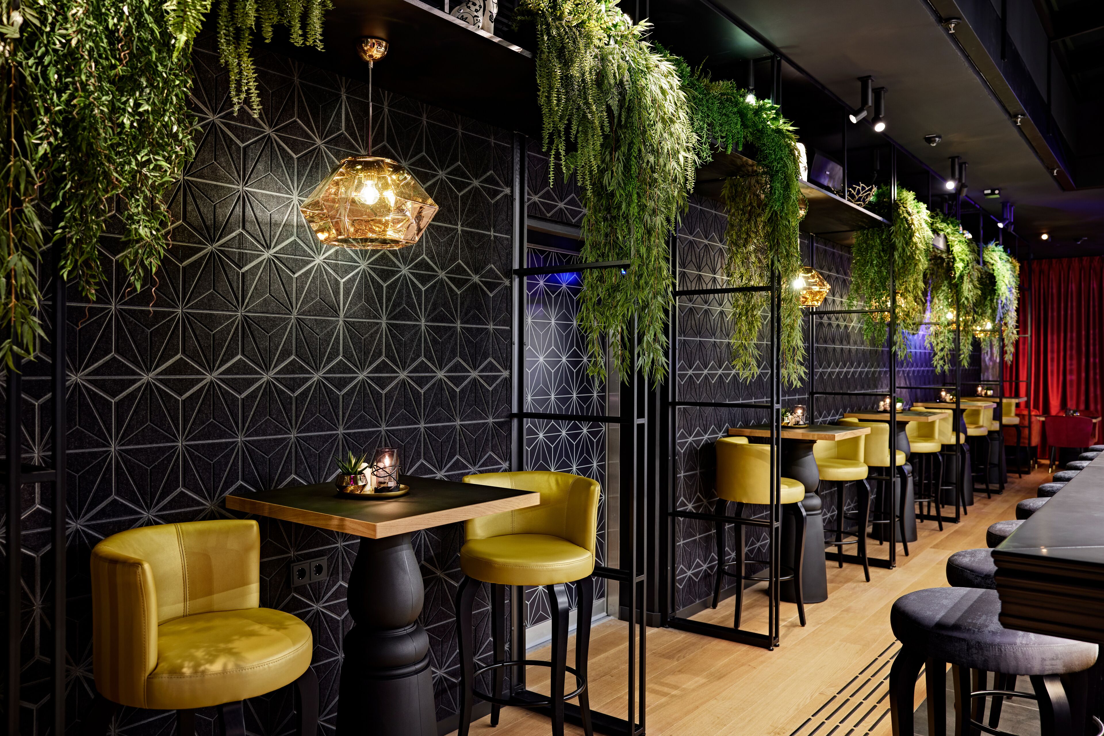 breakfast, lunch, dinner served; italian cuisine