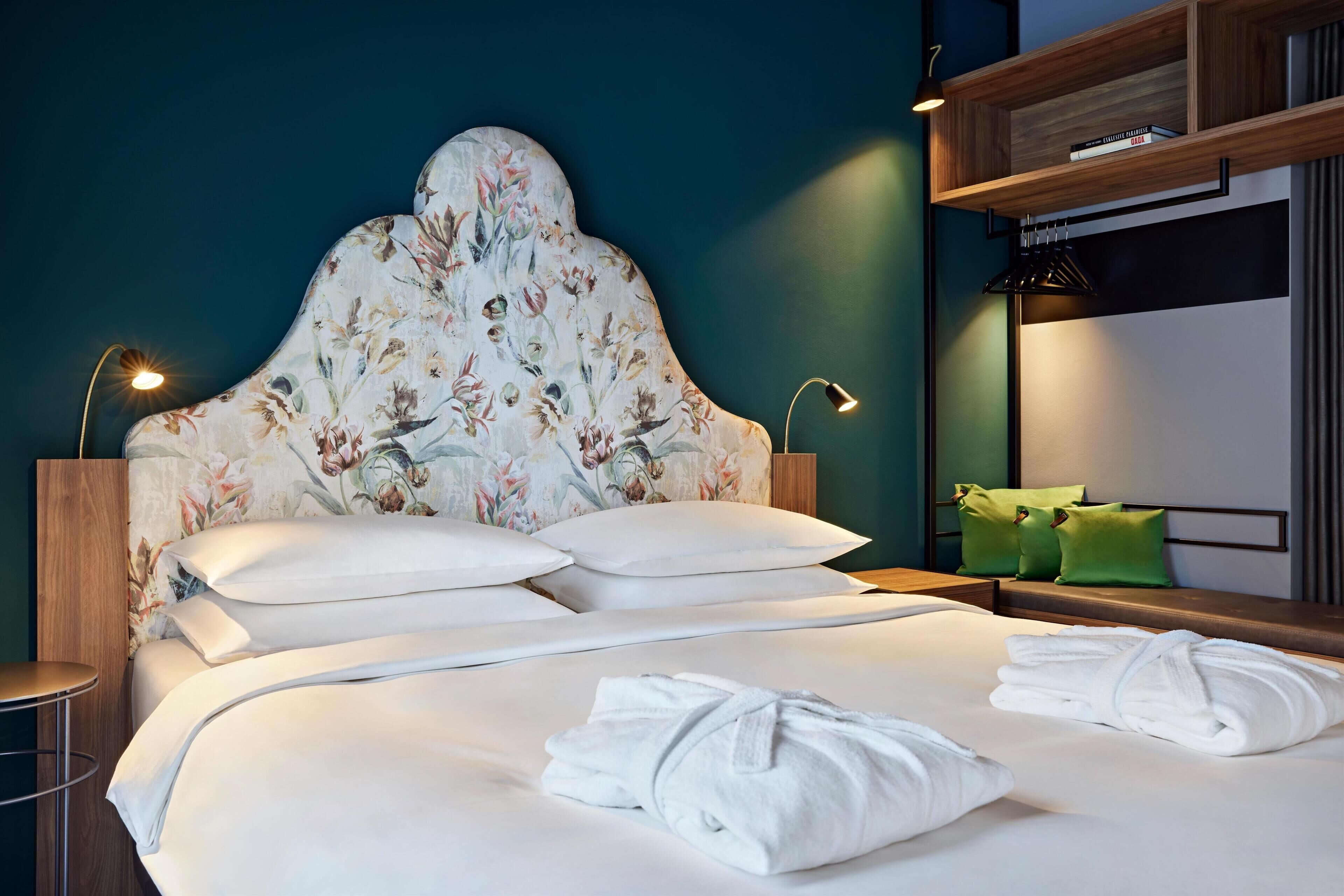 Deluxe Room, 1 King Bed