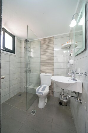 Bathroom - Xi Village (Kefalonia)