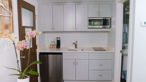 Fridge, microwave, stovetop, coffee/tea maker - Mary 's Redstone Retreat on the Crystal River (Redstone)