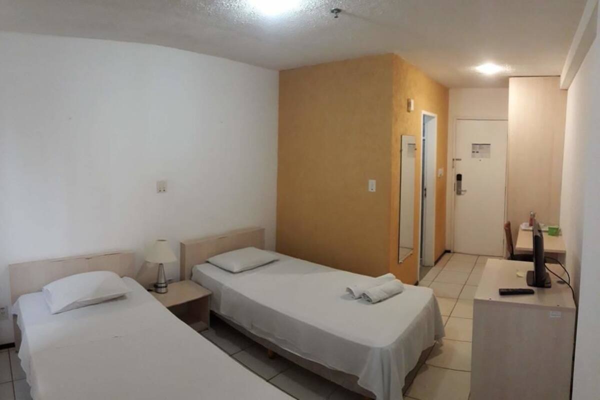 Minibar, wifi gratis y ropa de cama 