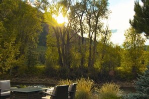 Outdoor dining - Mountain Retreat  on the Crystal River (Redstone)