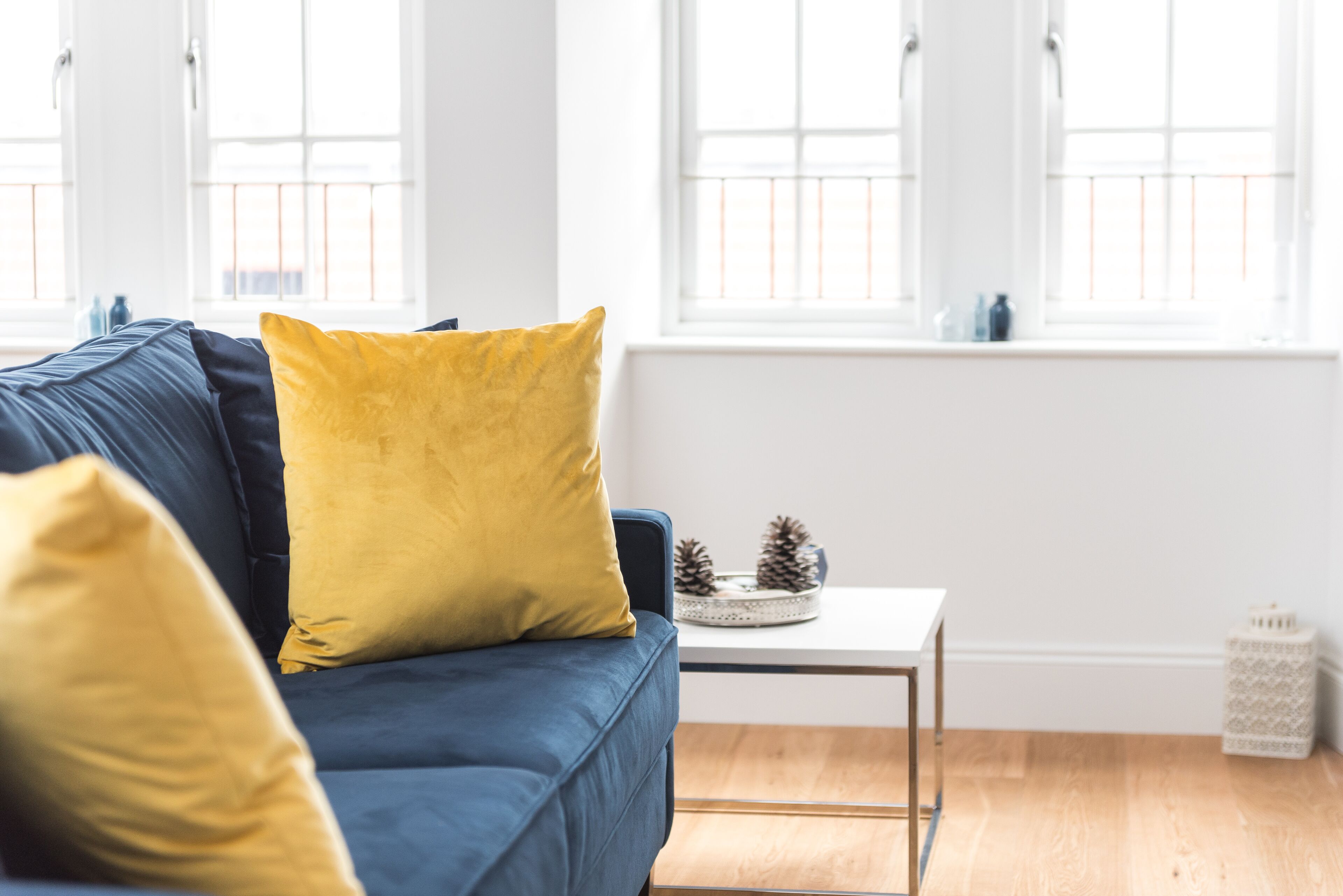 Televisión y oficina 