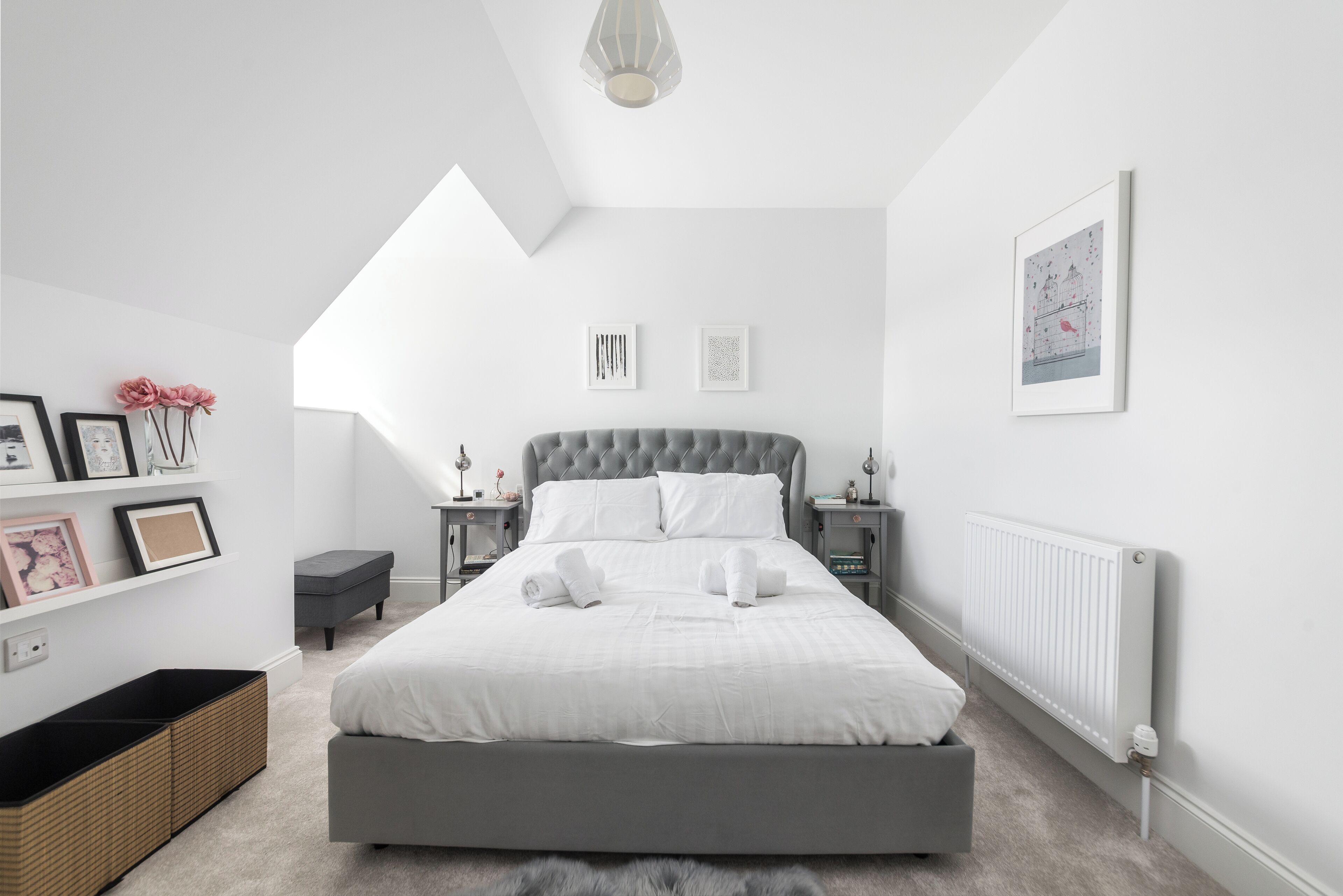 3 habitaciones, tabla de planchar con plancha, wifi y ropa de cama 