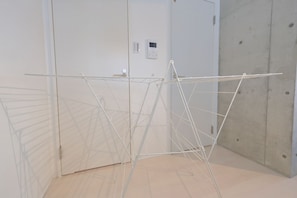 Habitación | Servicios del cuarto de baño | Ducha y bañera combinadas, secador de pelo y toallas