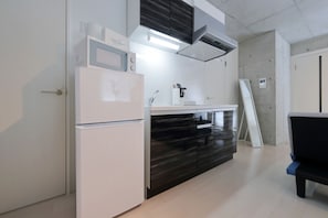 Fridge, microwave, stovetop, electric kettle