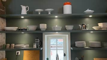 Coffee/tea maker, electric kettle
