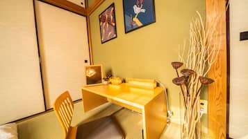 Room | 2 bedrooms, iron/ironing board, bed sheets