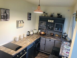 Oven, dishwasher, coffee/tea maker, electric kettle