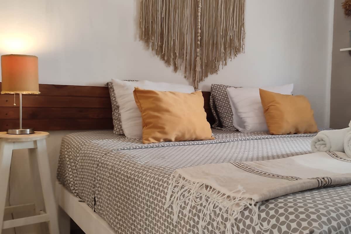 Executive Triple Room | 1 bedroom, pillow-top beds, blackout curtains, iron/ironing board