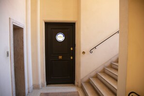 Interior entrance - Hadrianus Temple Suites - The Venue Collection (Rome)