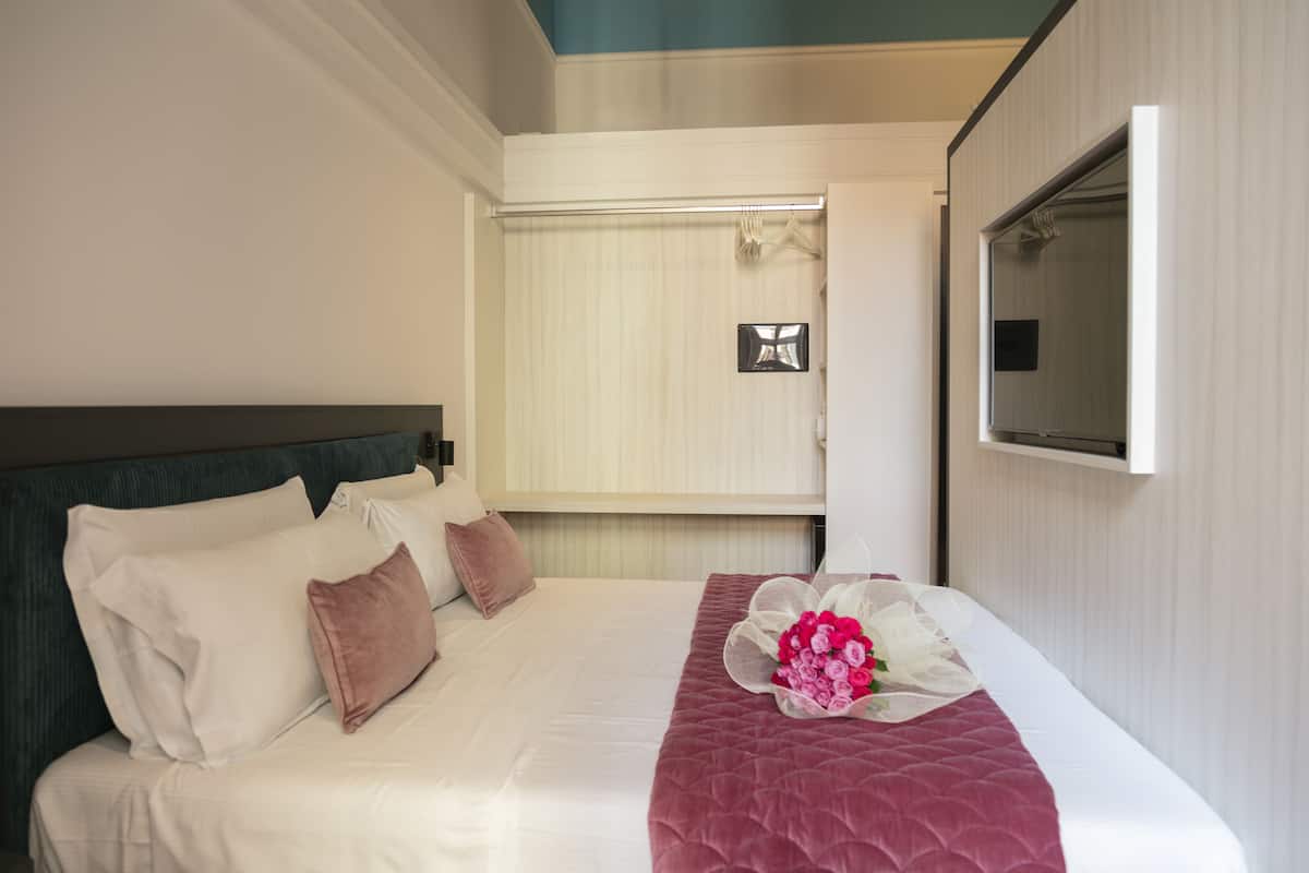 Deluxe Quadruple Room (Antares)