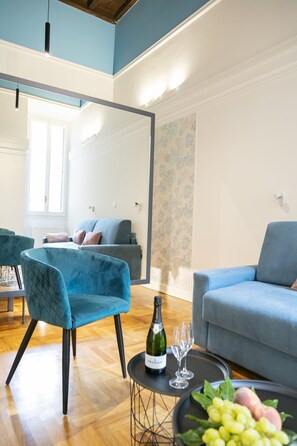 Luxury Quadruple Room (Atlas) | Premium bedding, memory-foam beds, minibar, in-room safe - Hadrianus Temple Suites - The Venue Collection (Rome)