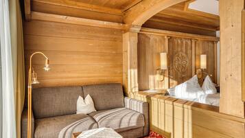 Doppelzimmer, Bergblick | Allergikerbettwaren, Zimmersafe, Schreibtisch, kostenloses WLAN