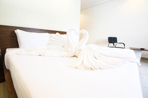 Luxury Room | Individually decorated, individually furnished, desk, laptop workspace - HM Resort (Shrirangapattana)