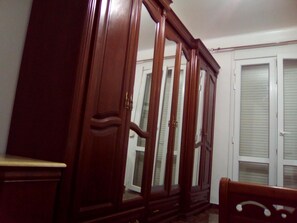 Interior detail - Bellissima (Algiers)