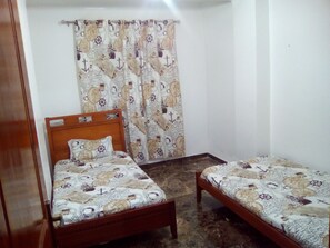 Memory-foam beds, soundproofing, iron/ironing board, free WiFi - Bellissima (Algiers)