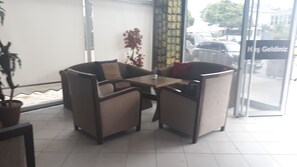 Khu tiếp khách ở sảnh