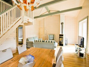 Ferienhaus | Essbereich im Zimmer