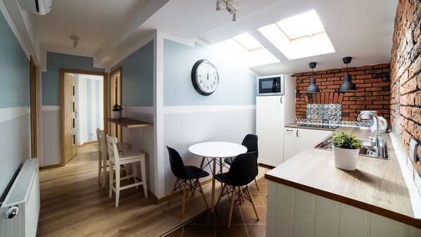 Apartment, 3 Bedrooms | Living area