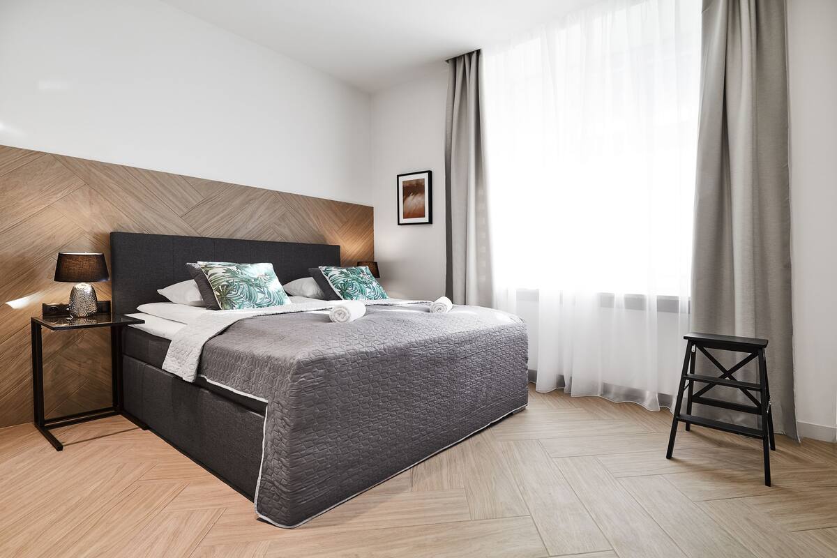 Suite Studio Affaires (A) | Coin séjour | Télévision à écran plat de 43 pouces avec chaßnes par cùble, télévision